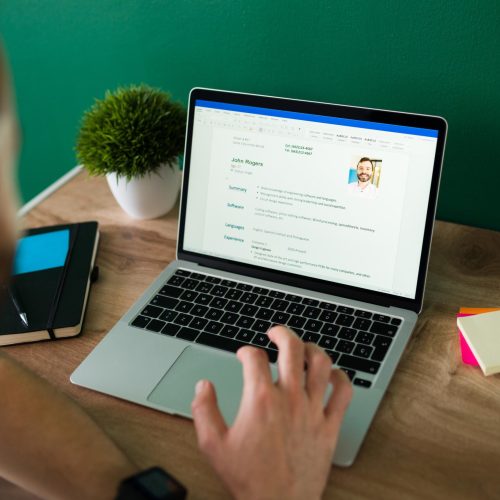 Social Media in Recruitment